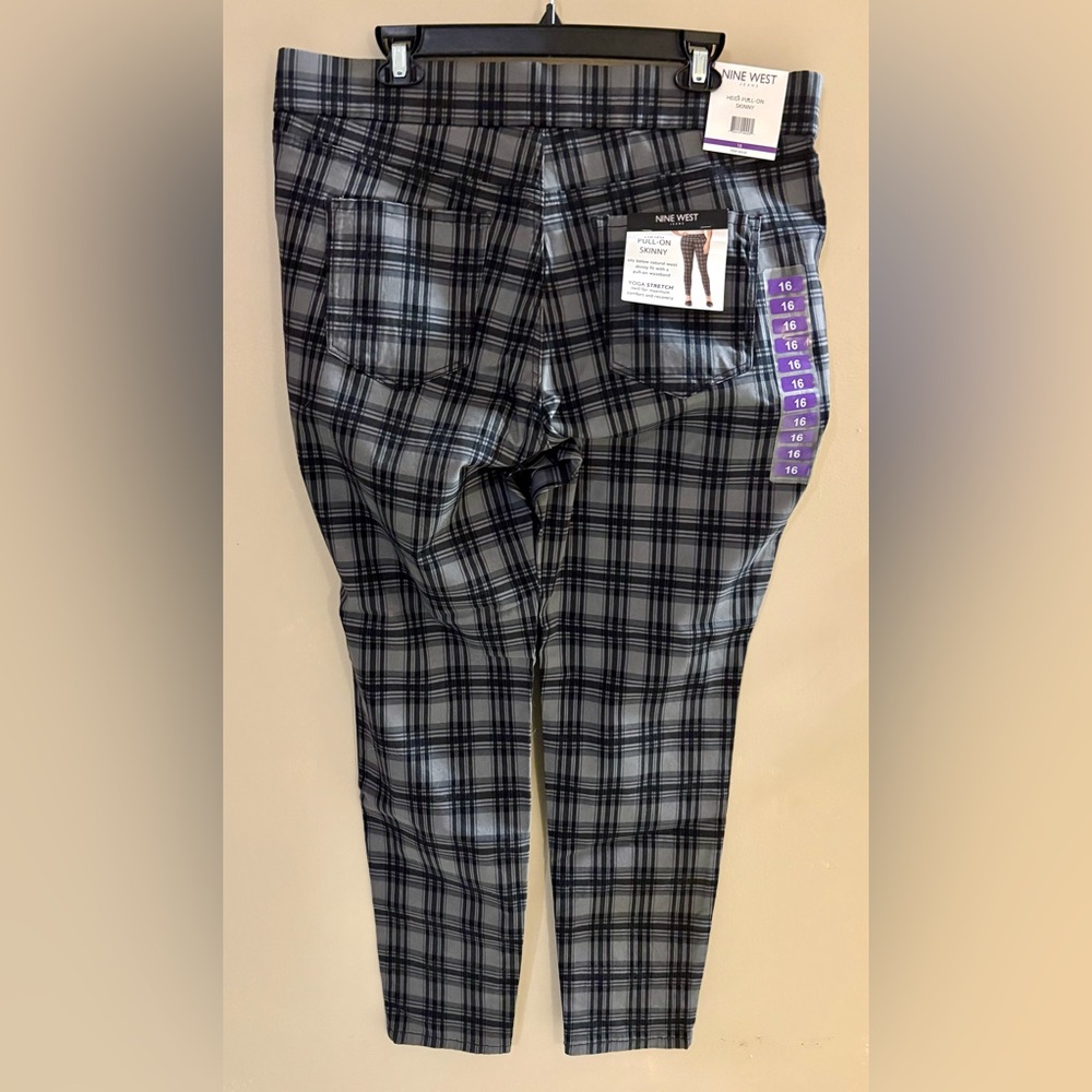Nine West Size 16 Black and Gray Plaid Skinny Pants, NWT - Picture 6 of 6